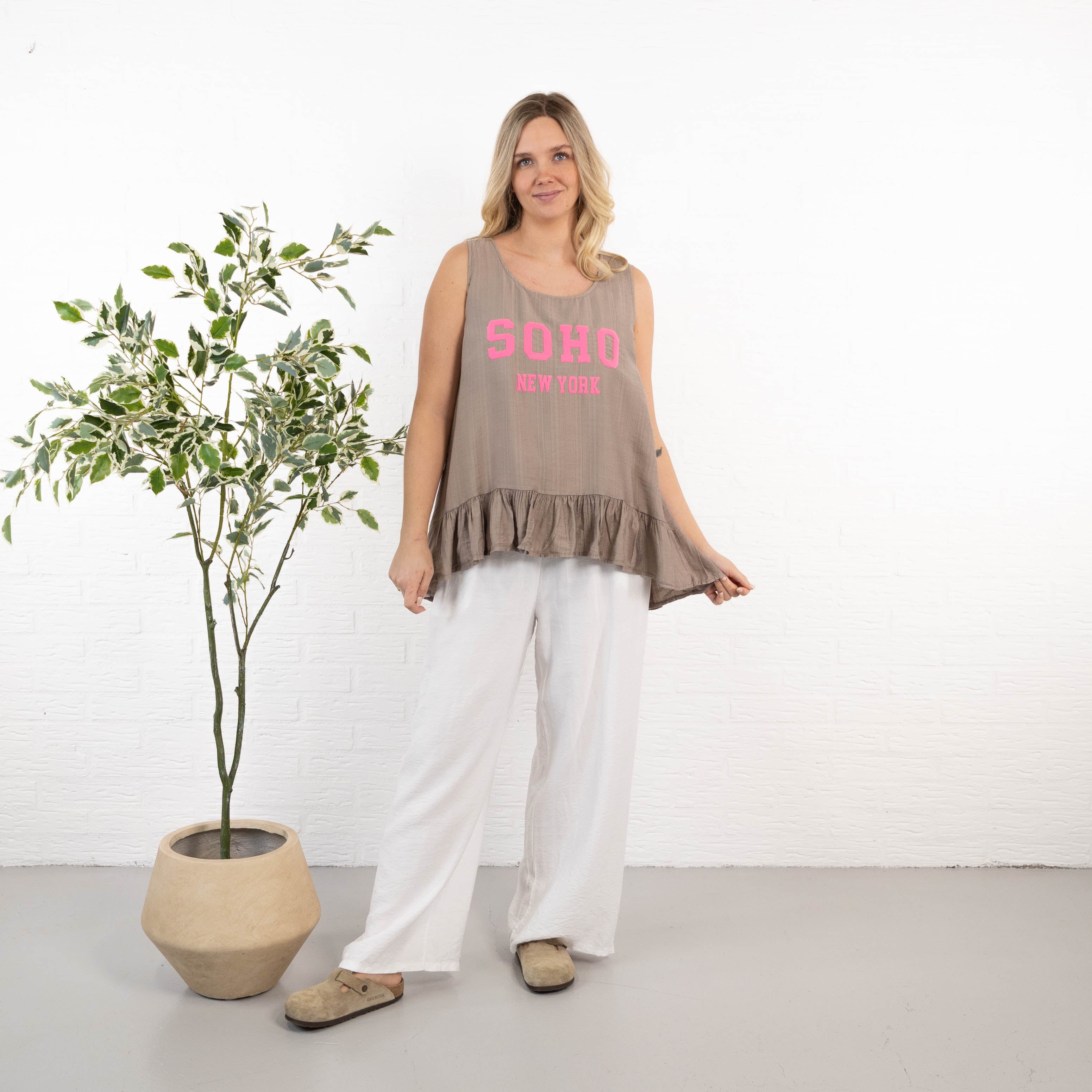 Josephine overdel, Taupe