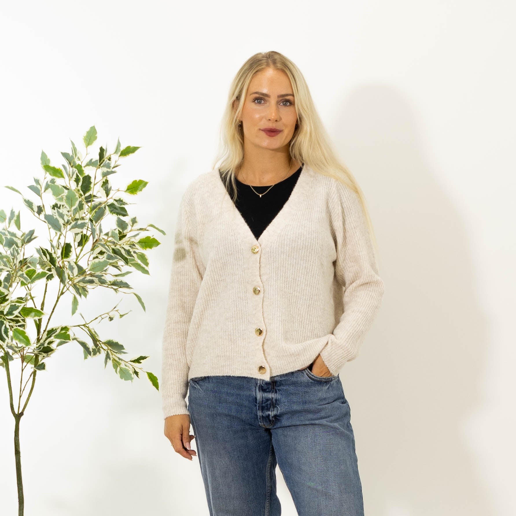 Kathrine Strik, Beige