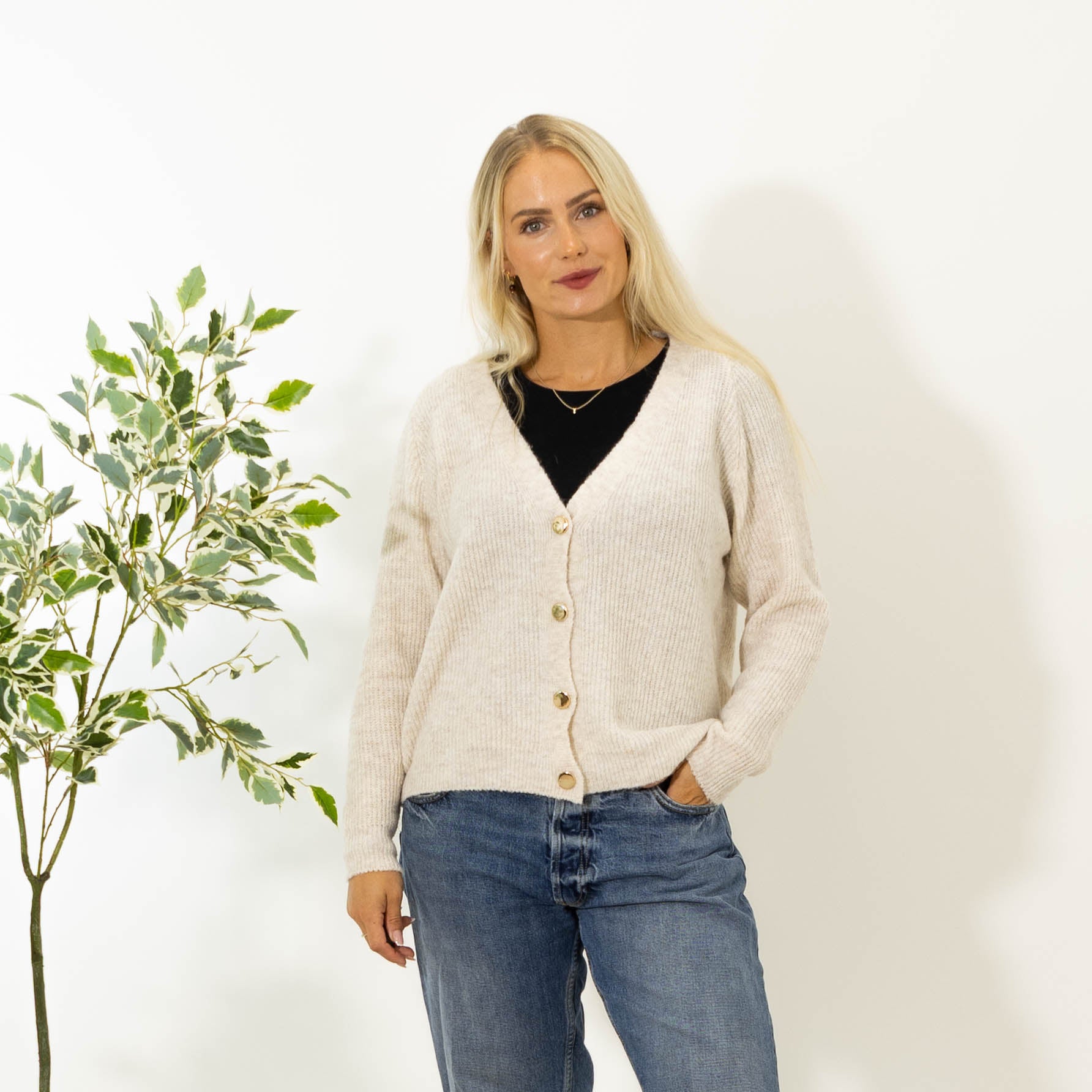 Kathrine Strik, Beige