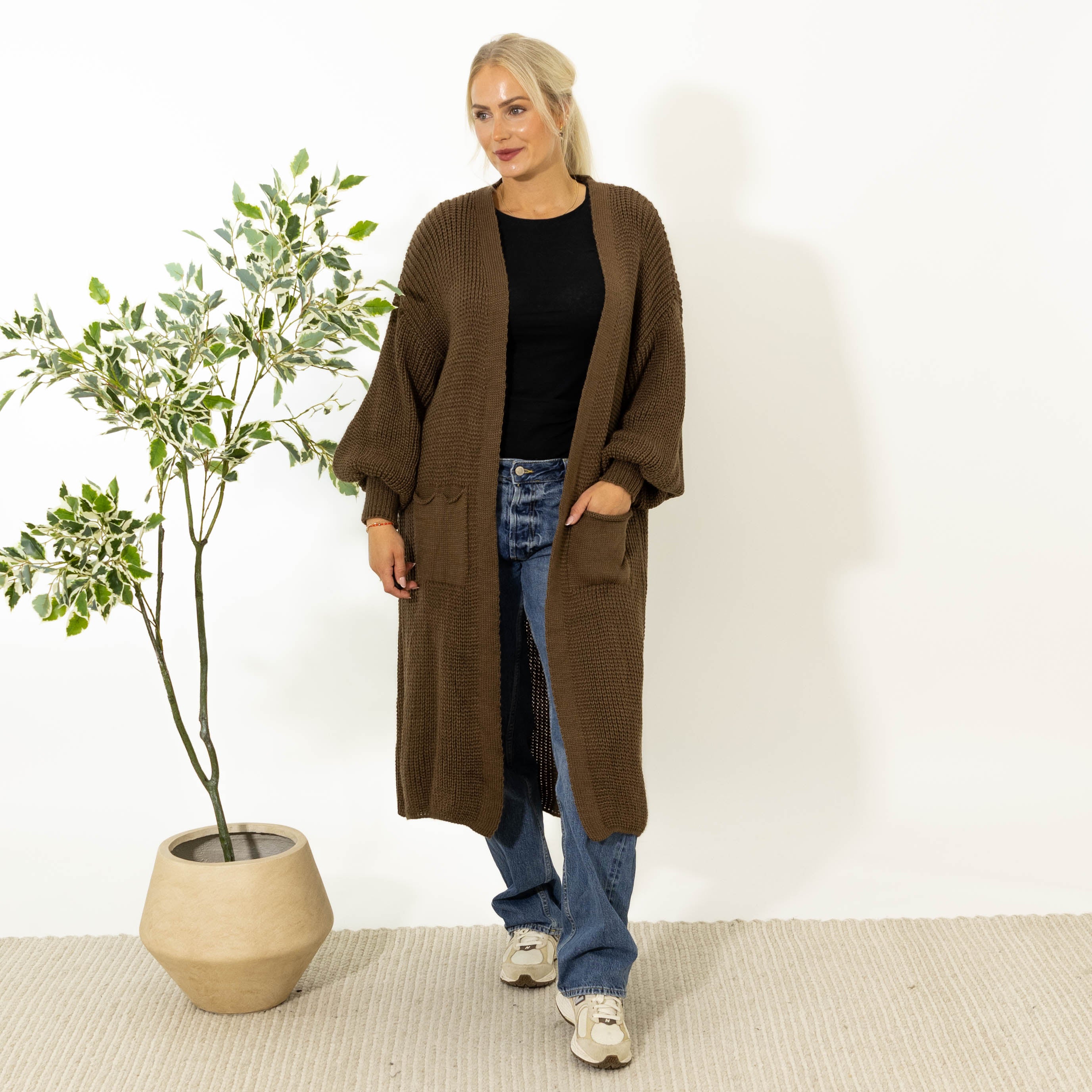 Sissi lang strik cardigan, Choko