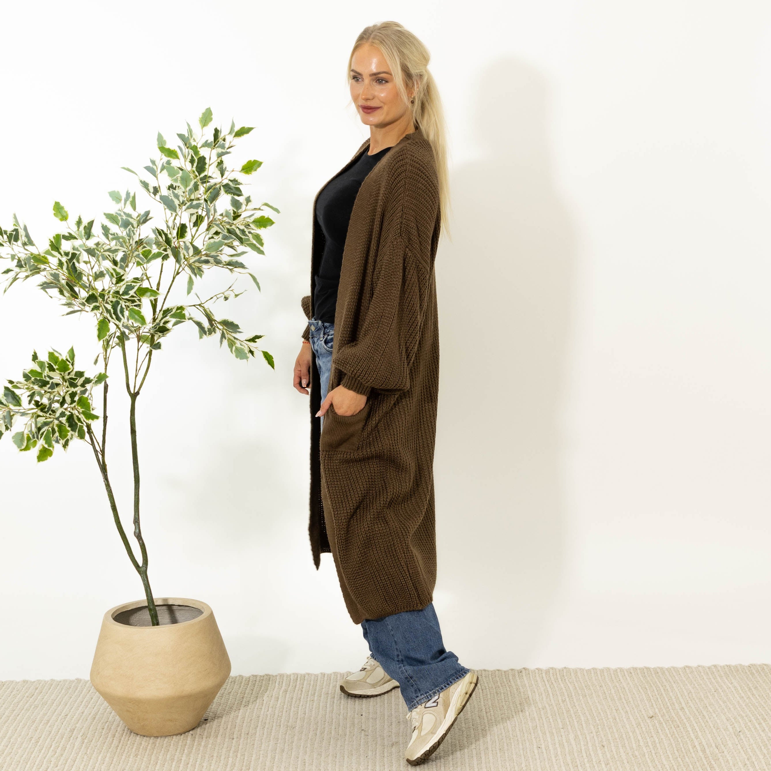 Sissi lang strik cardigan, Choko