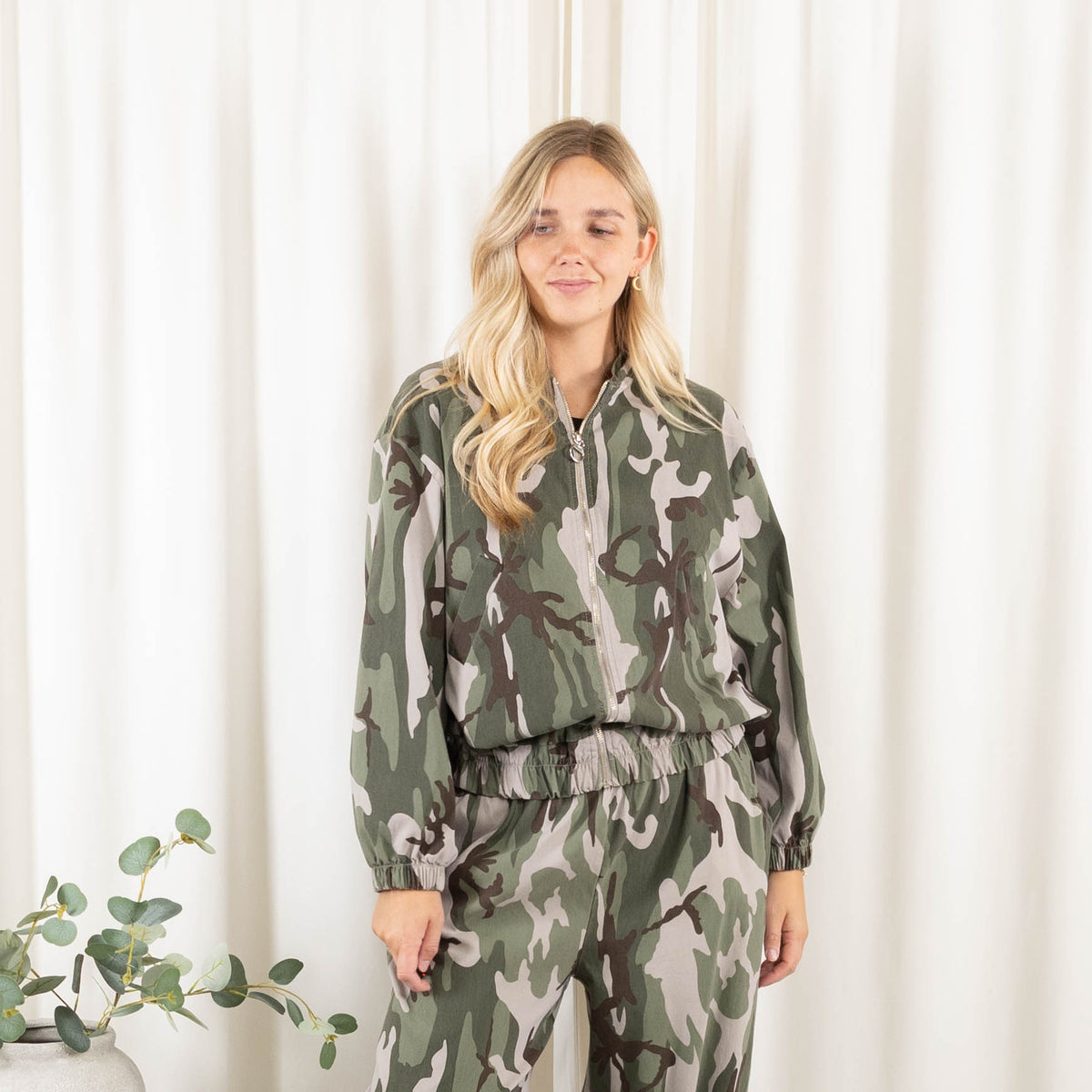 Glow jakke, Khaki