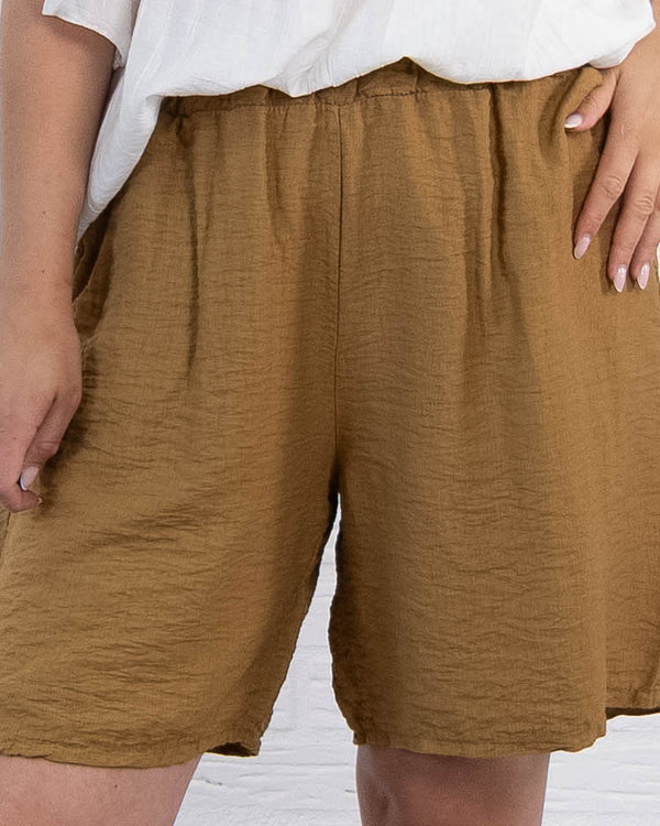 Martha shorts, Camel