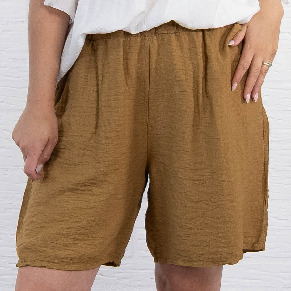 Martha shorts, Camel