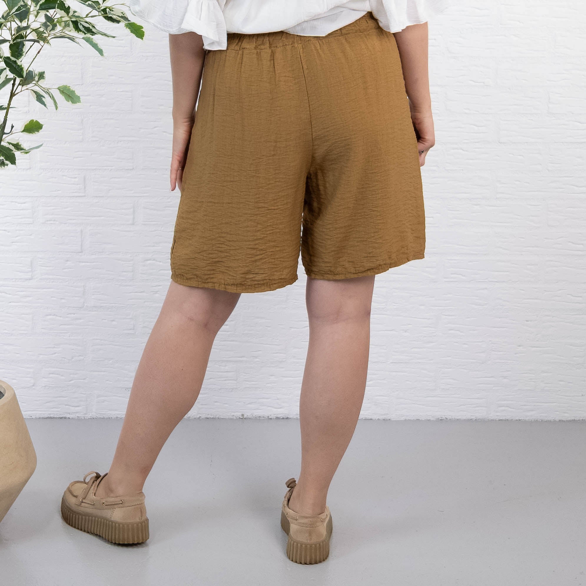 Martha shorts, Camel