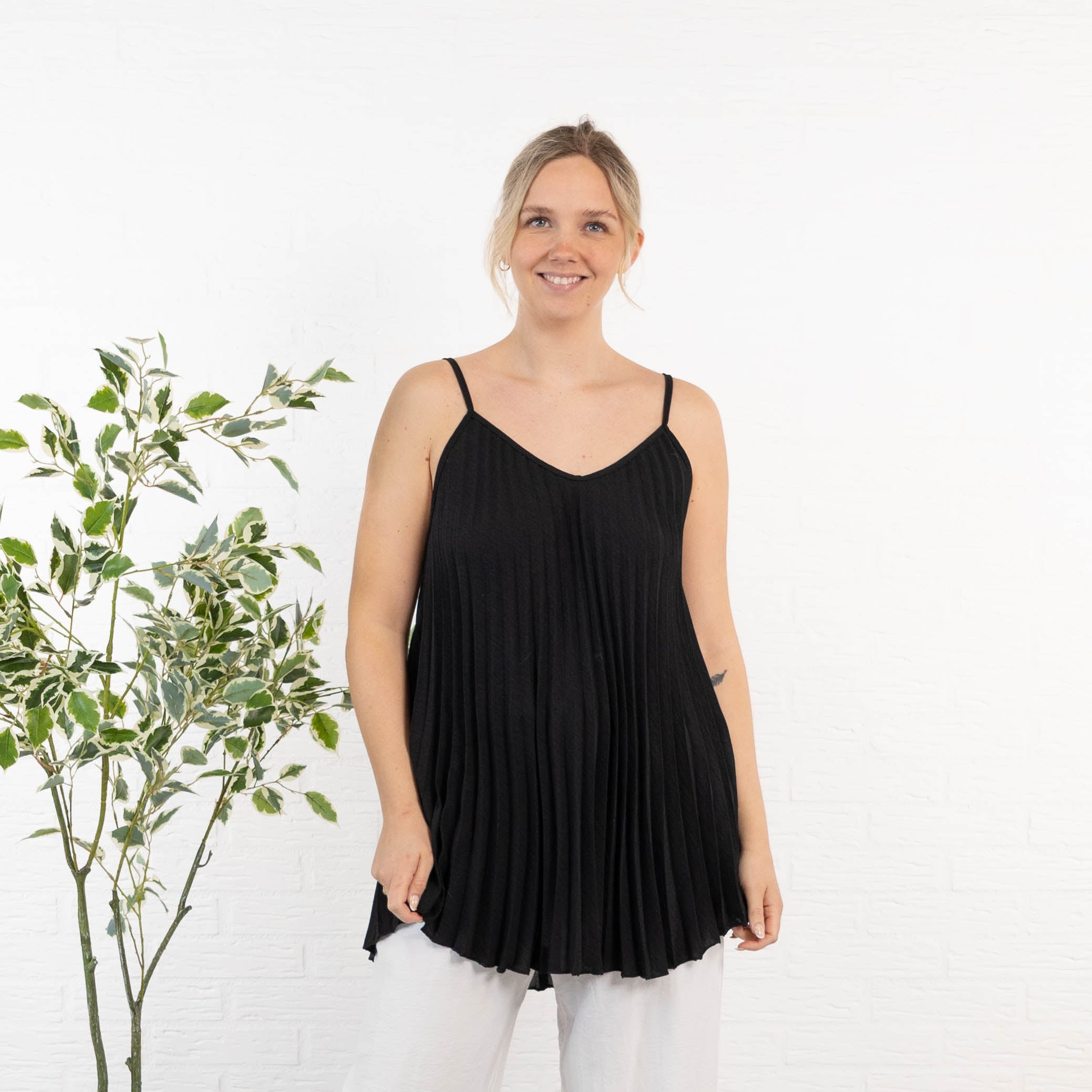 Jemima strop-top, Sort