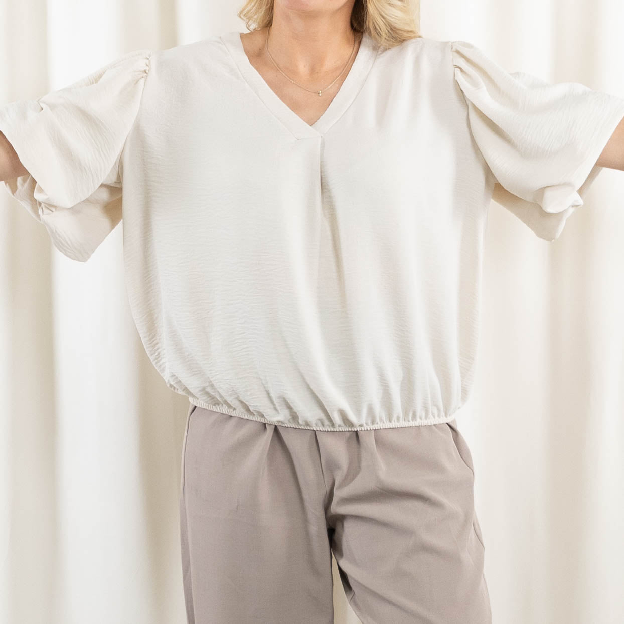 Samantha overdel, Beige