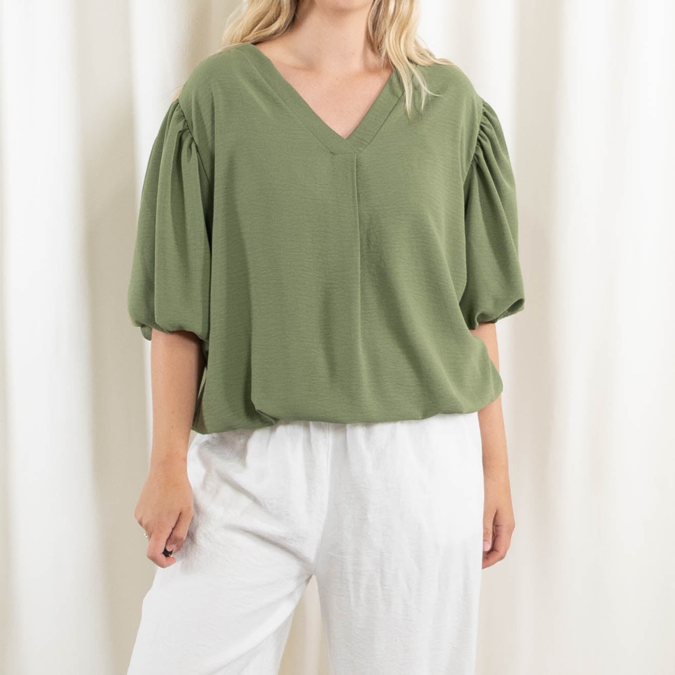 Samantha overdel, Khaki