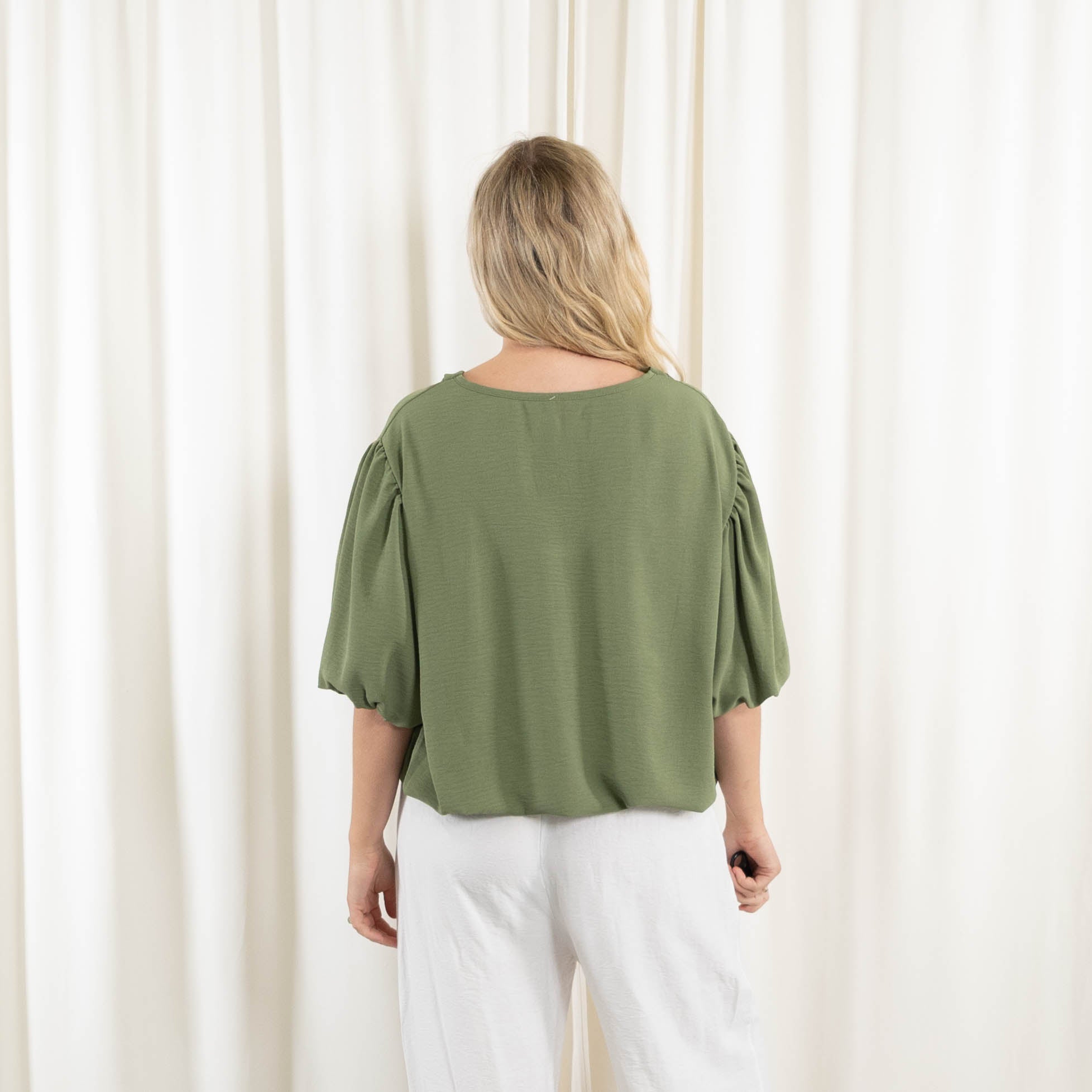 Samantha overdel, Khaki