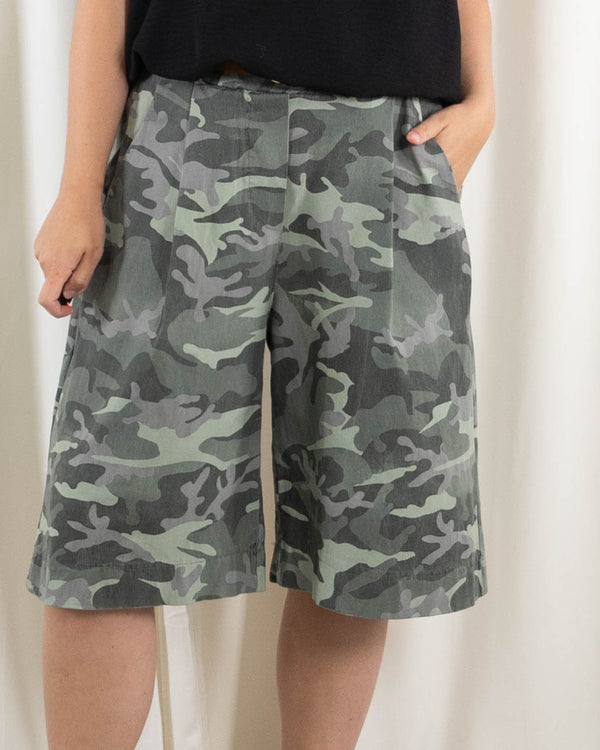 Drama shorts, Khaki