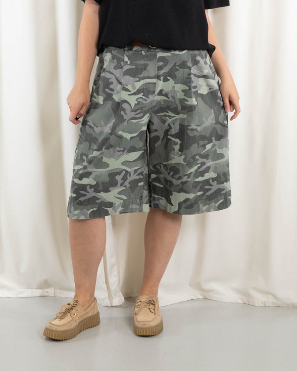 Drama shorts, Khaki