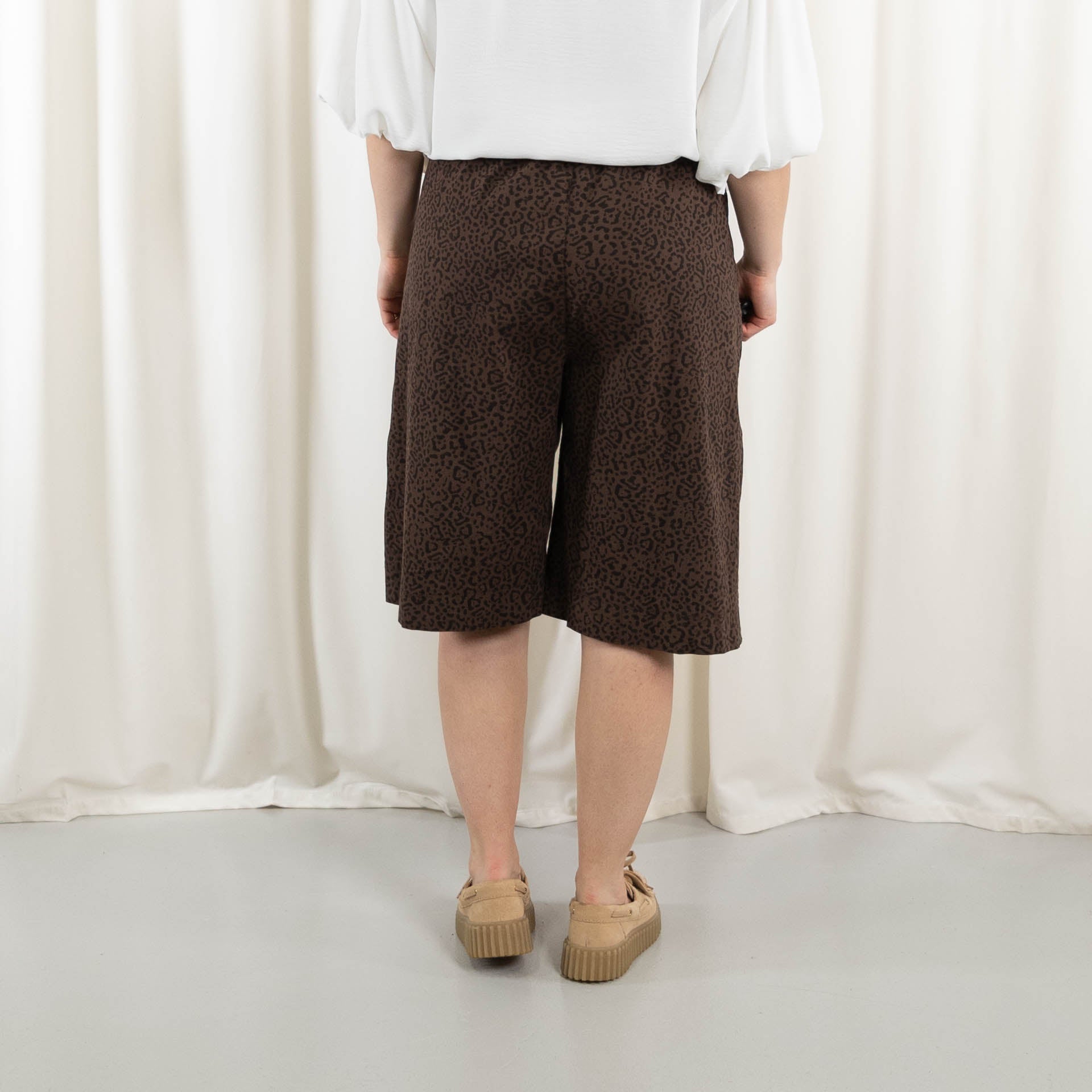 Leopold shorts, Choko