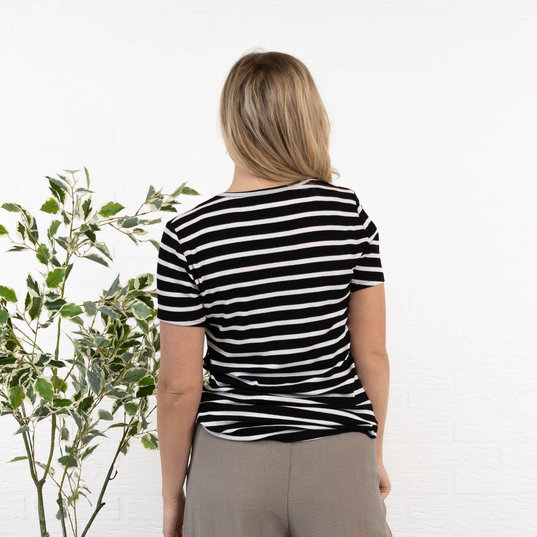 Alina t-shirt, Sort