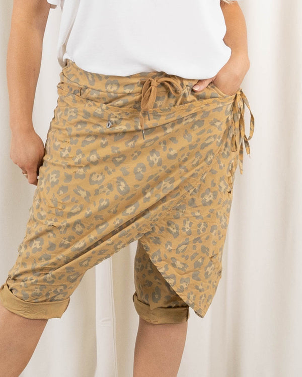 Carolyn shorts, Camel