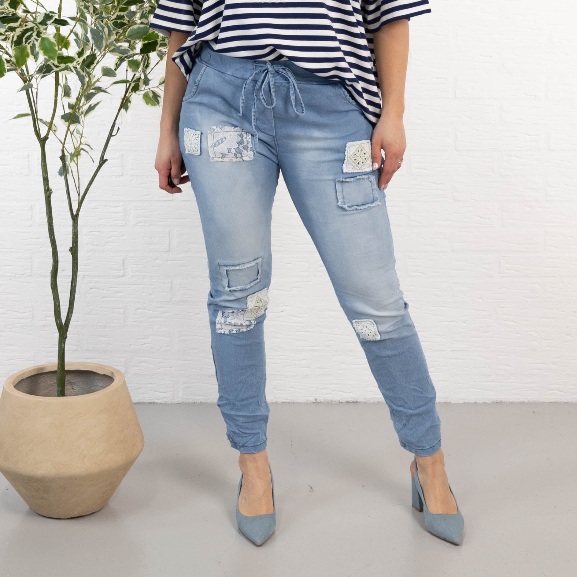 April bukser, Lysvask