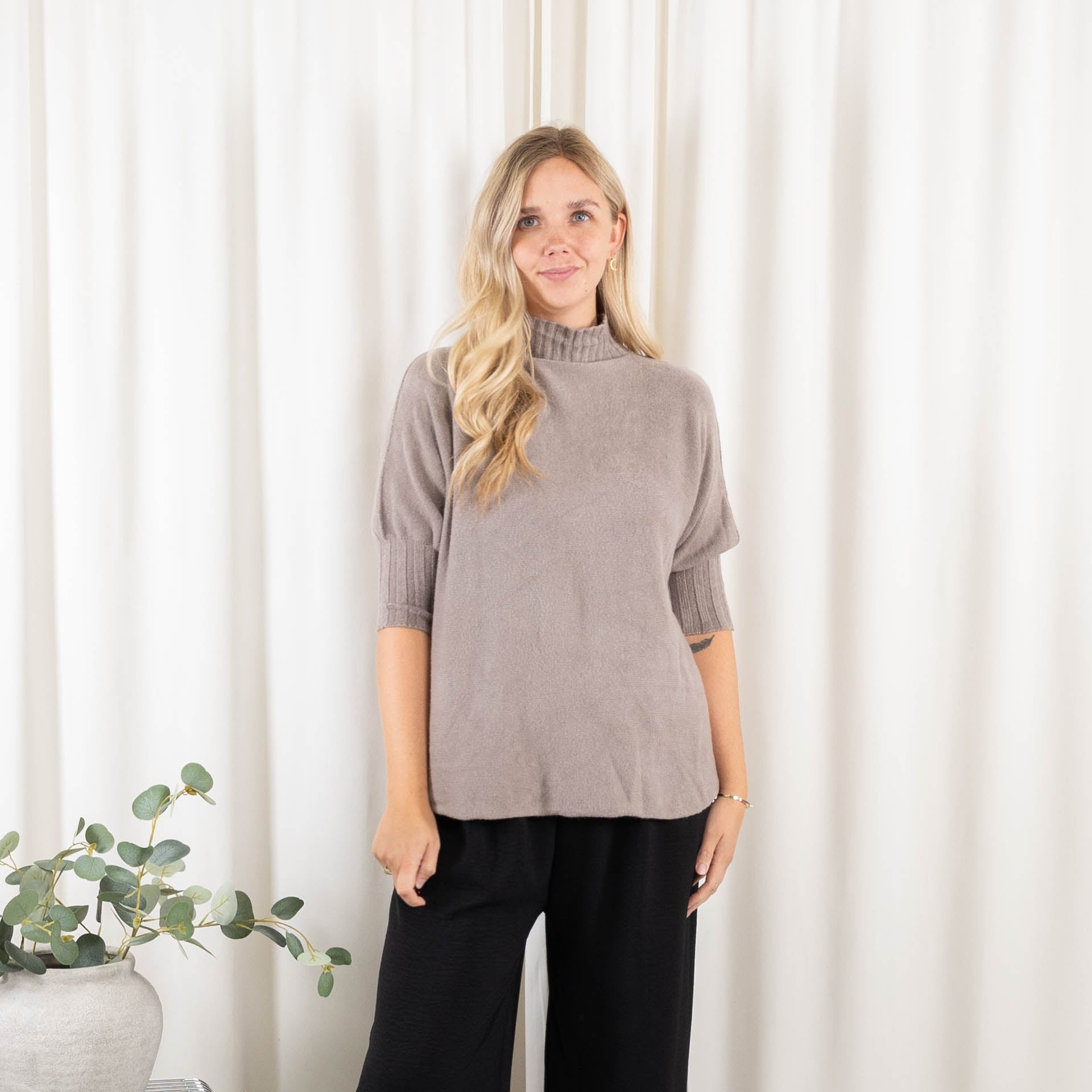 Freja strik, Taupe
