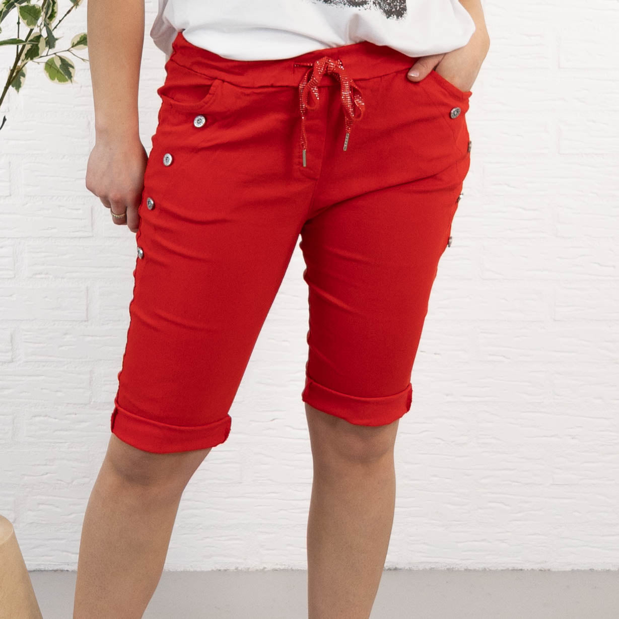 Ada shorts, Rød