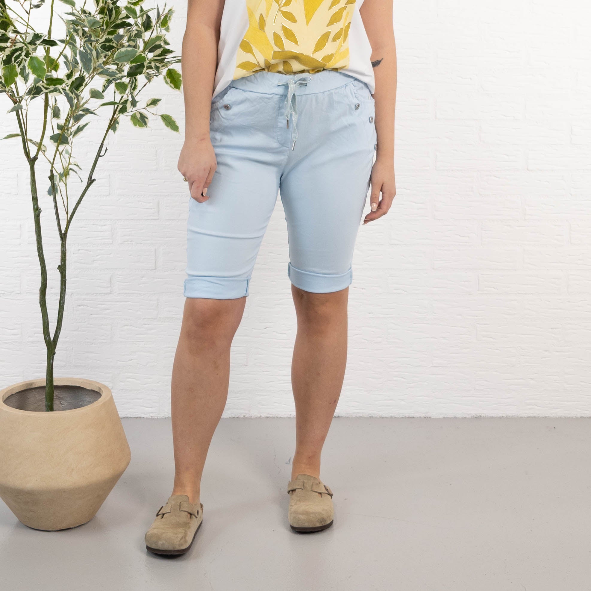 Ada shorts, Lyseblå