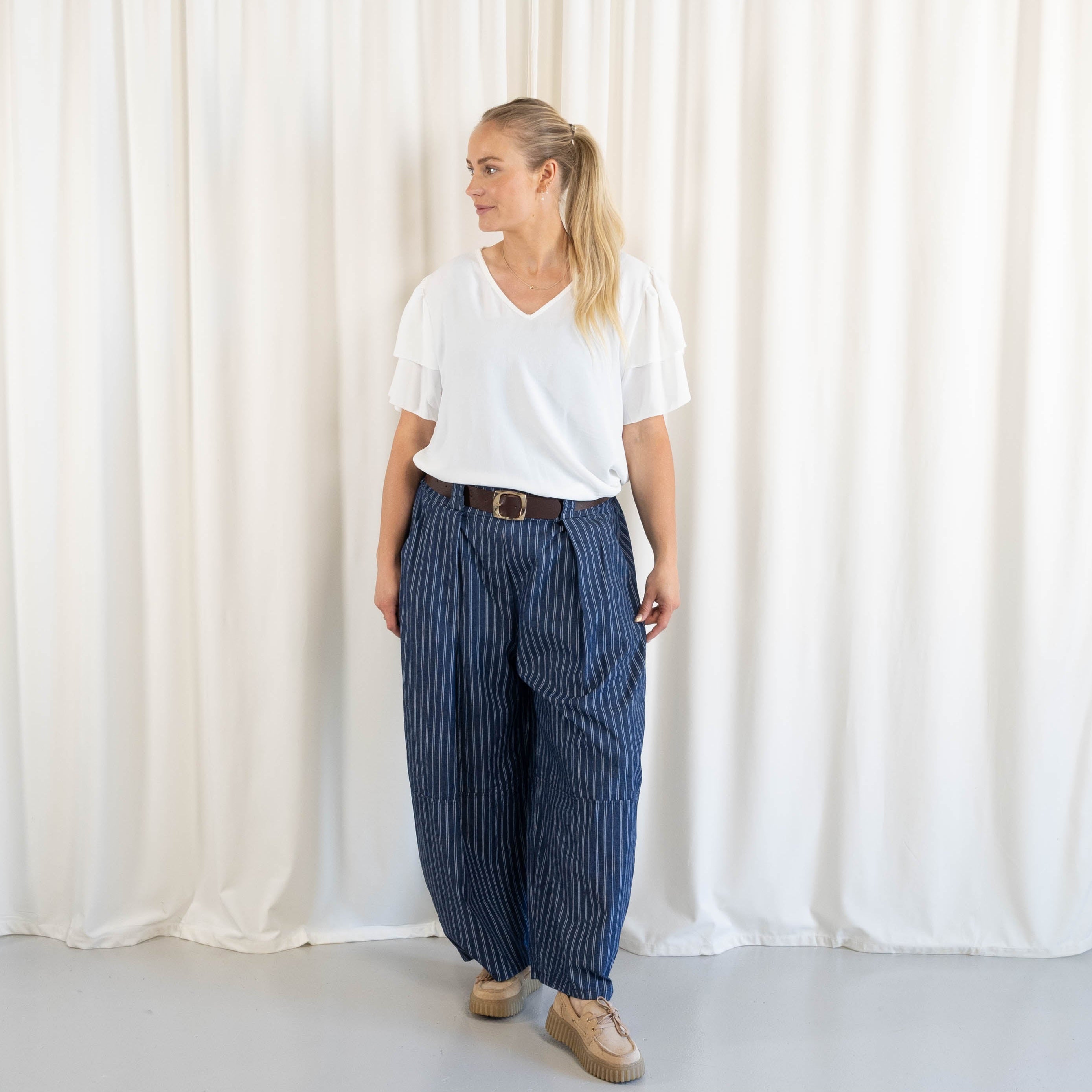 Marsha bukser, Nålestribet