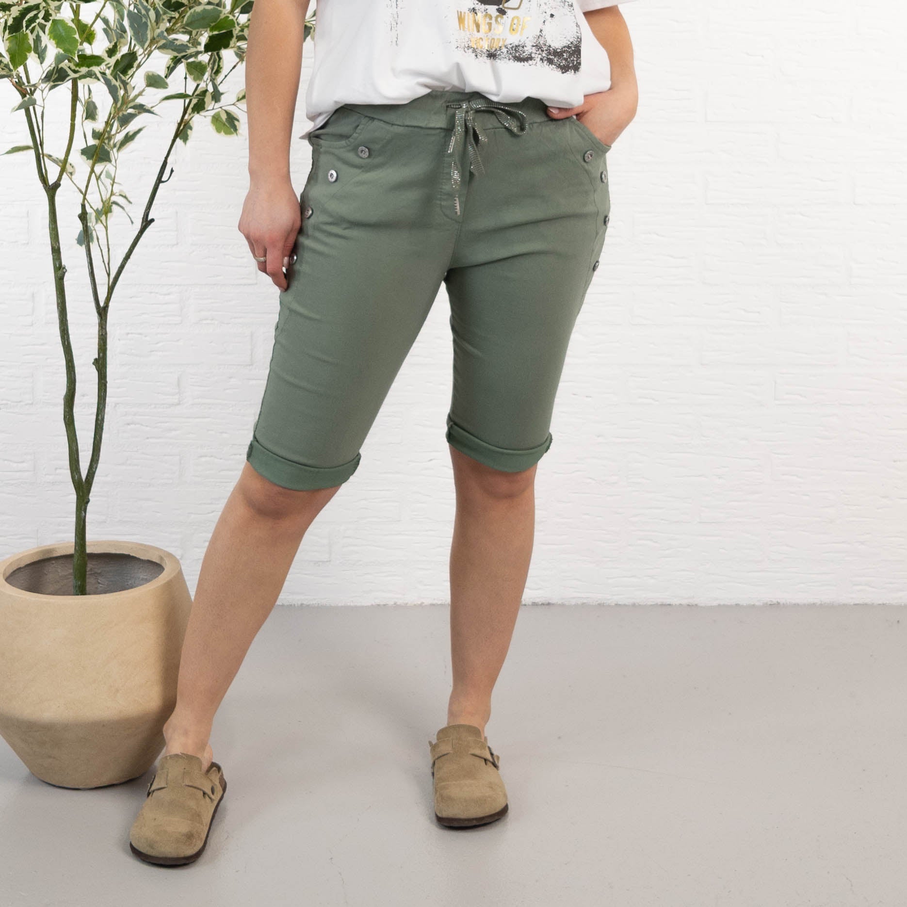 Ada shorts, Khaki