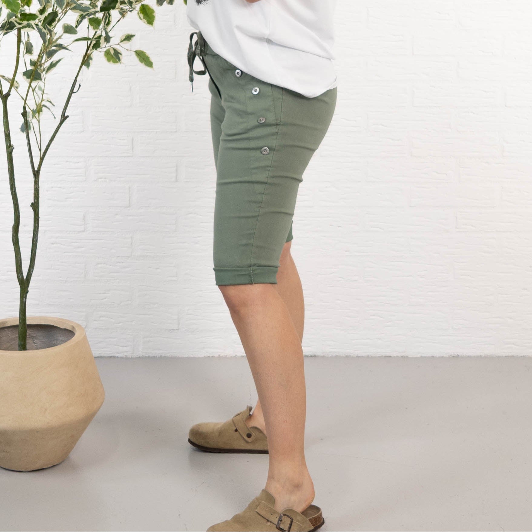Ada shorts, Khaki