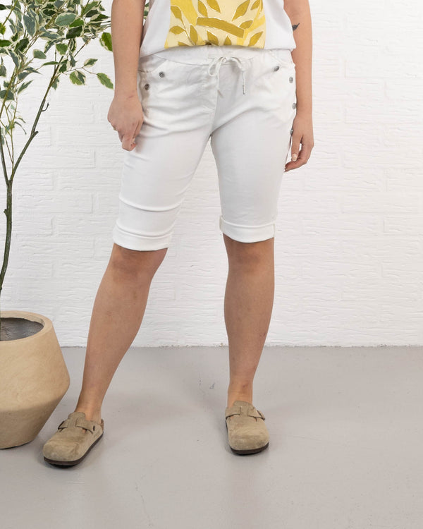 Ada shorts, Hvid