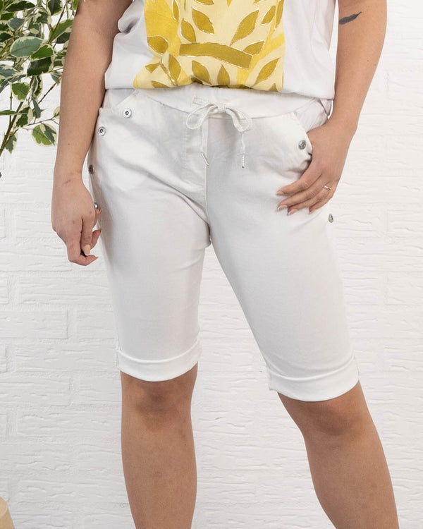 Ada shorts, Hvid