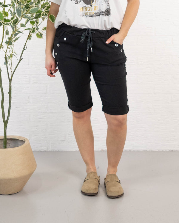 Ada shorts, Sort