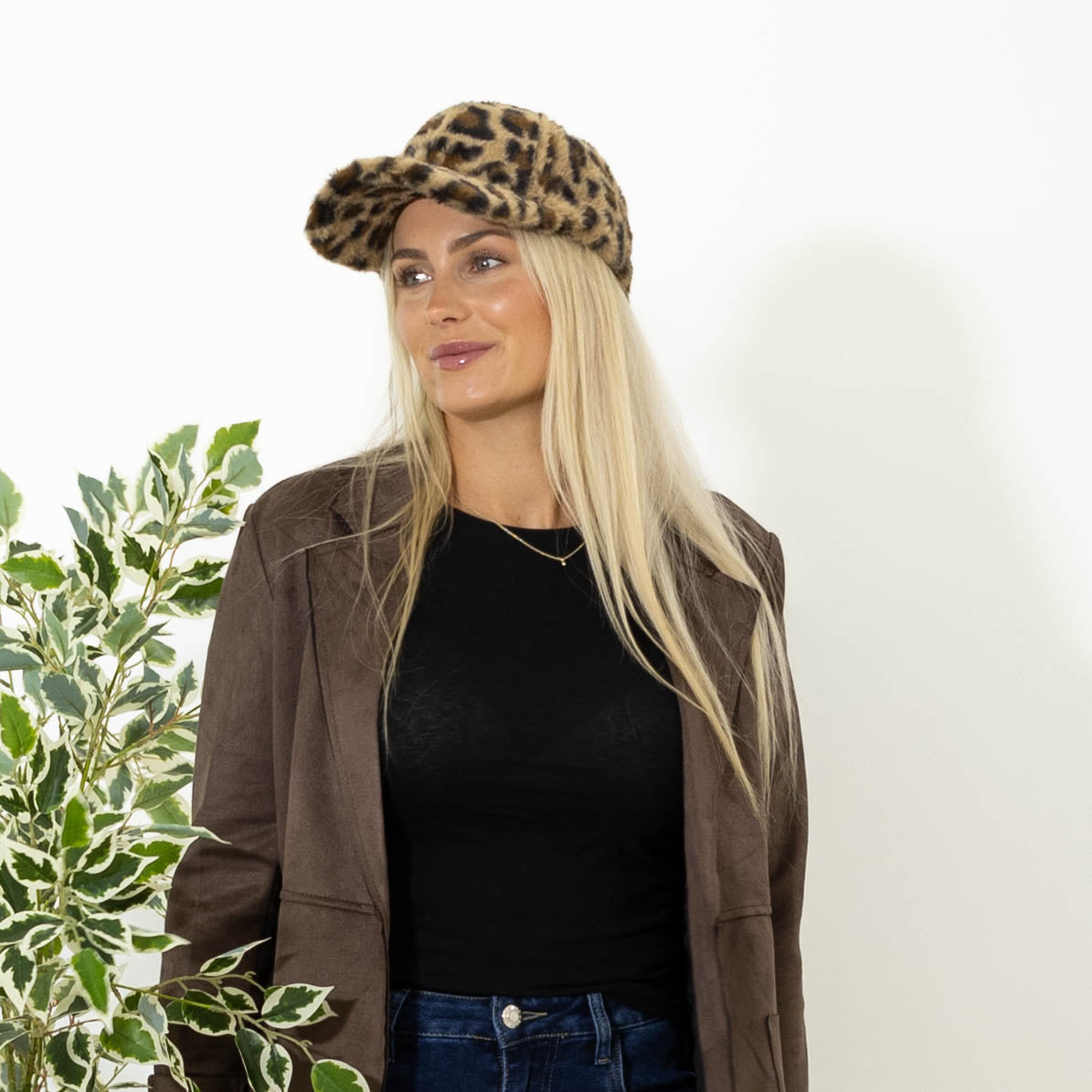 Idaho leo cap, Camel