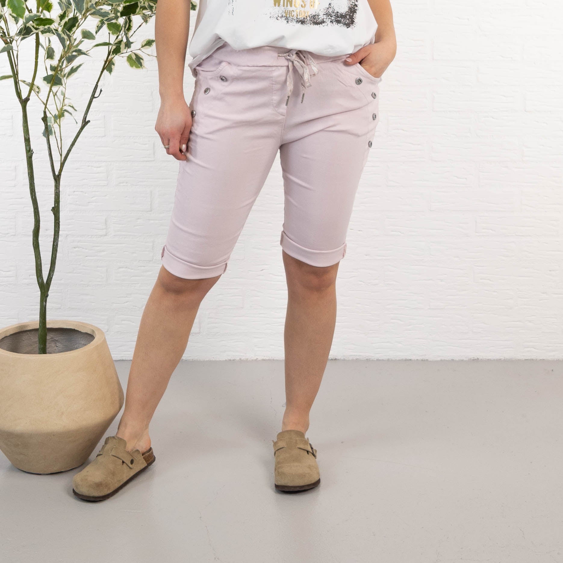 Ada shorts, Rosa