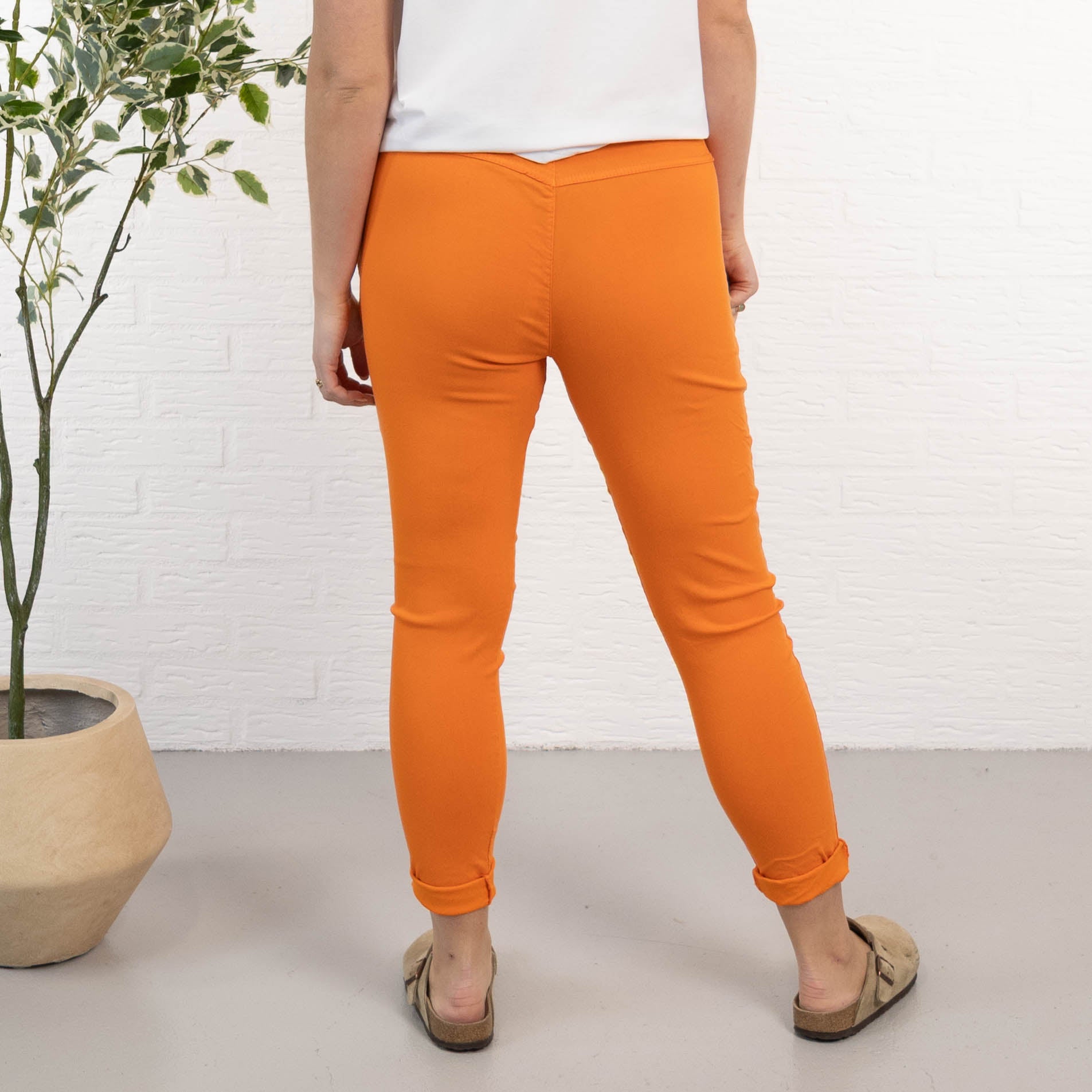 Kela bukser, Orange