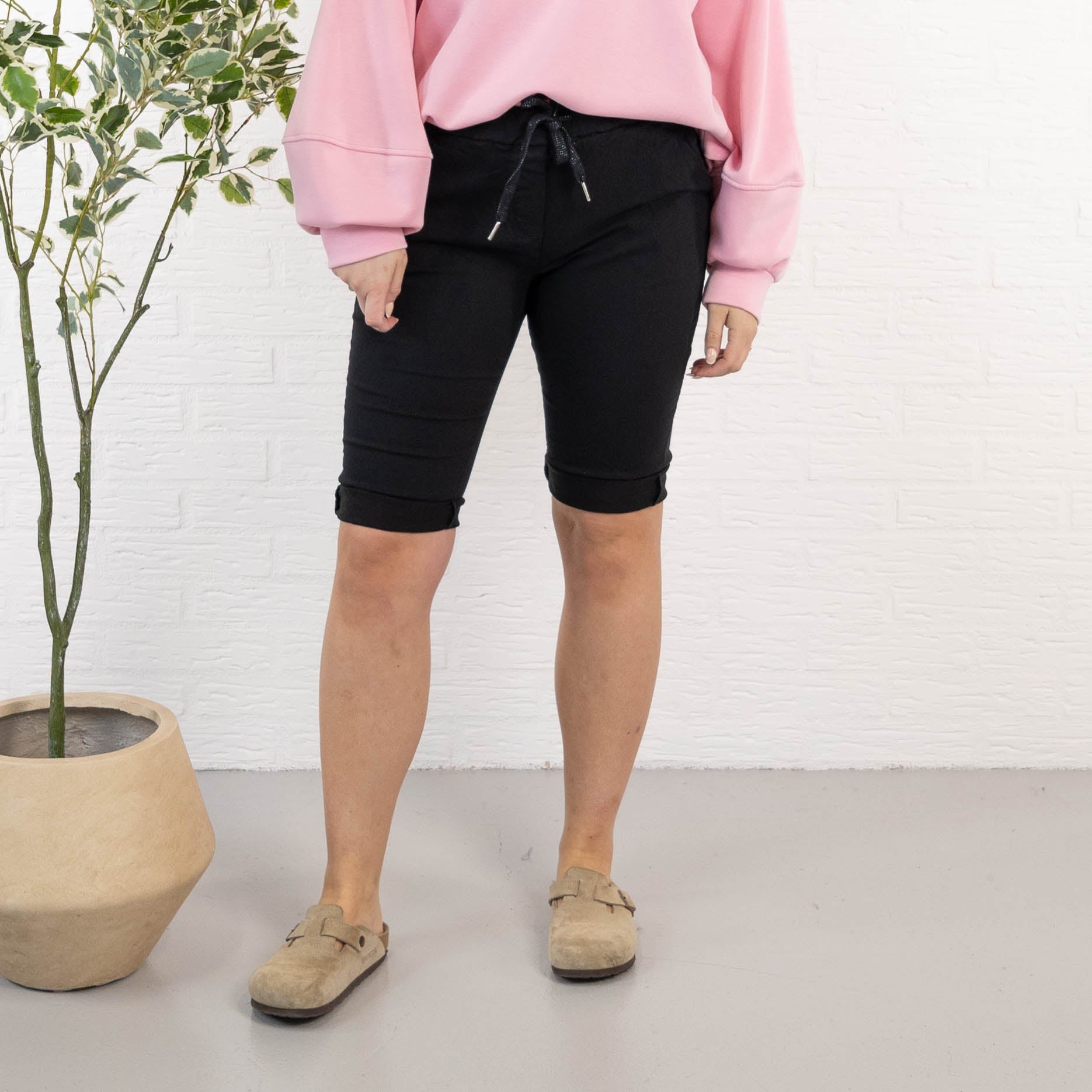 Lona shorts, Sort