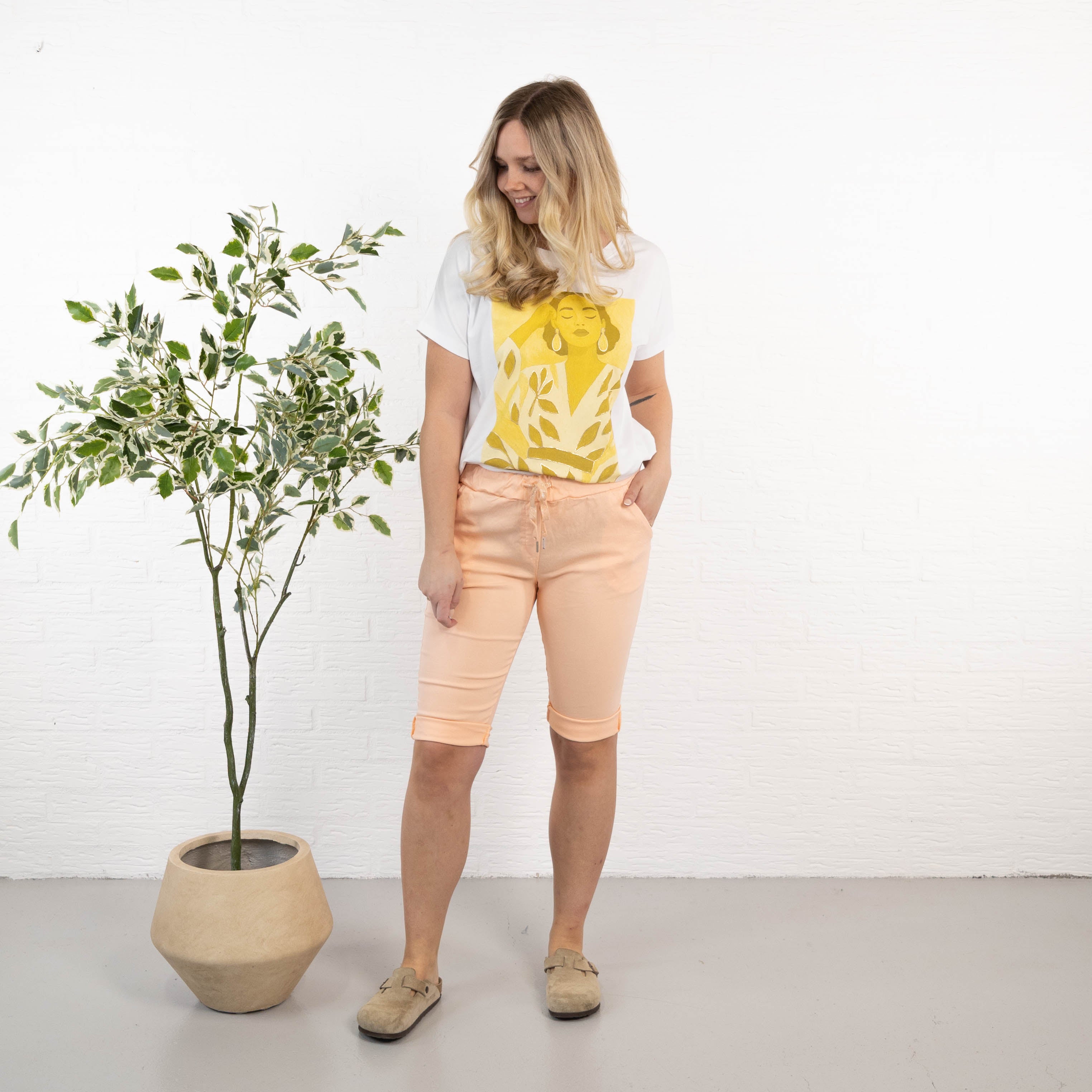Lona shorts, Laksefarvet