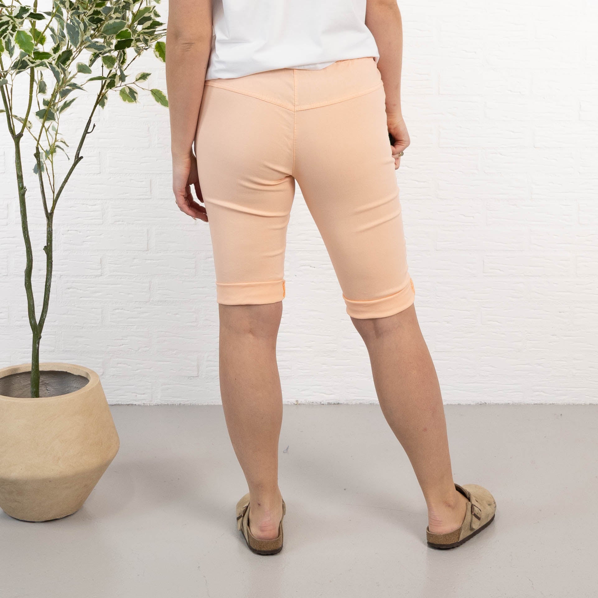 Lona shorts, Laksefarvet