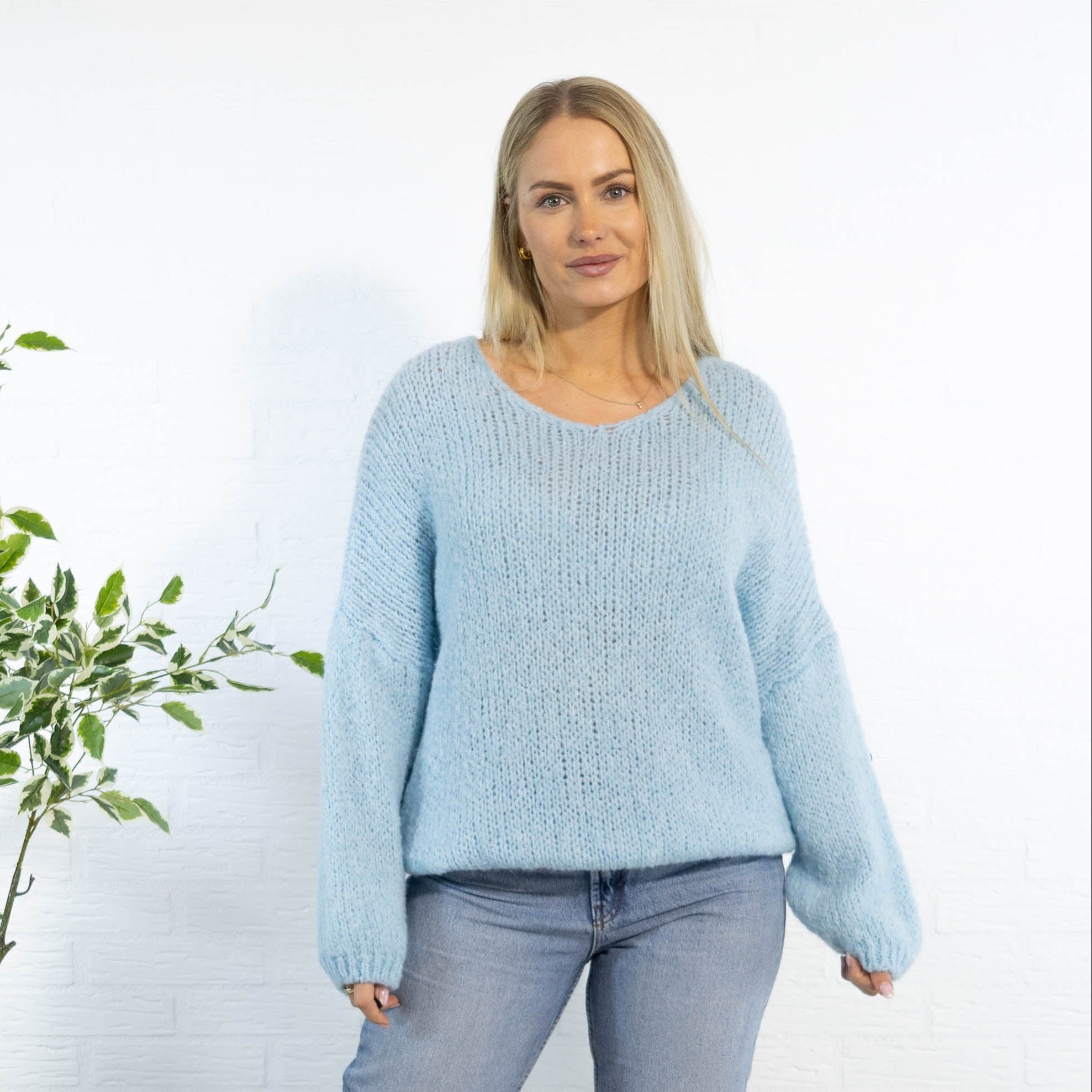 Aoma strik, Lyseblå