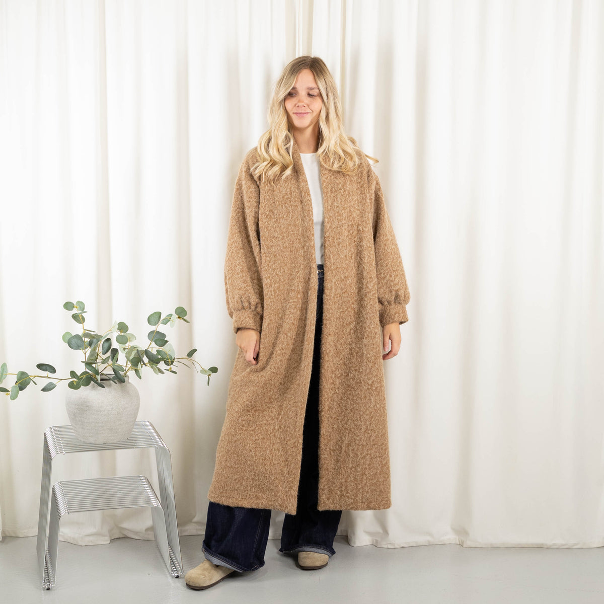 Monica cardigan, Camel