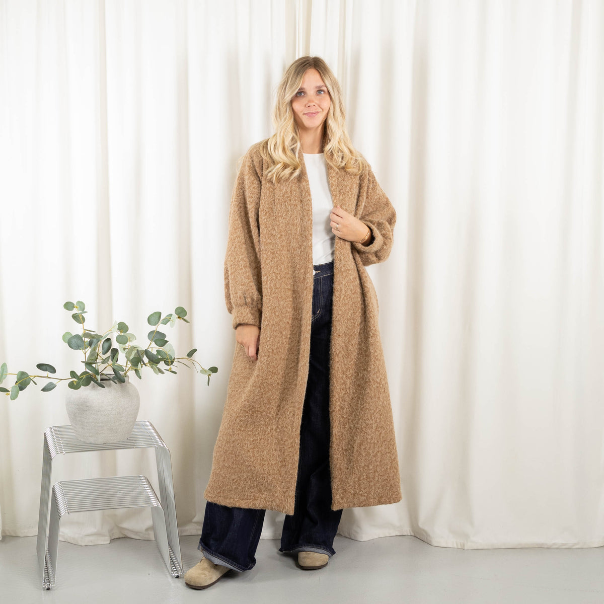 Monica cardigan, Camel
