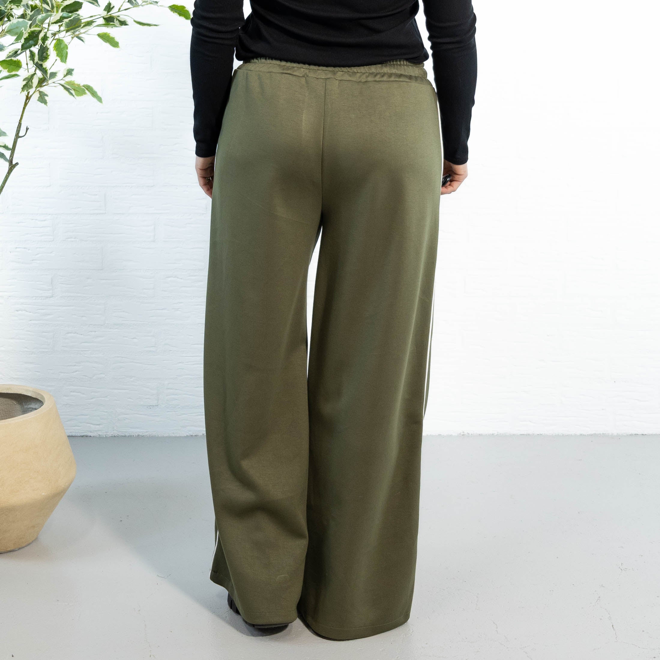 Alexis bukser, Khaki