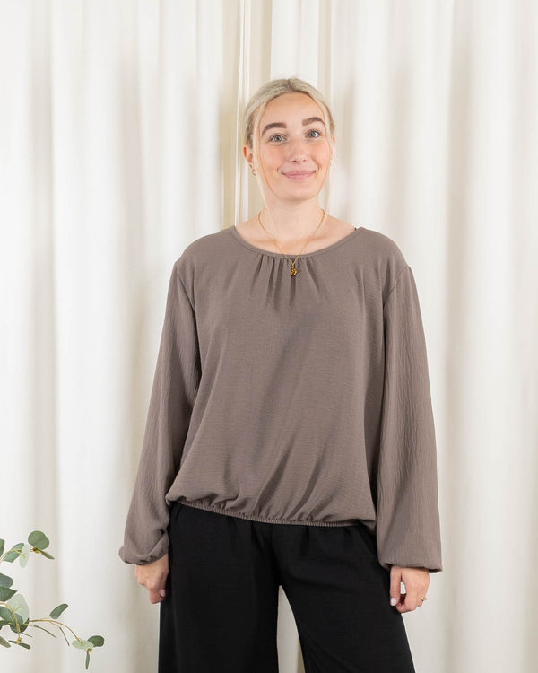 Katrin overdel, Taupe
