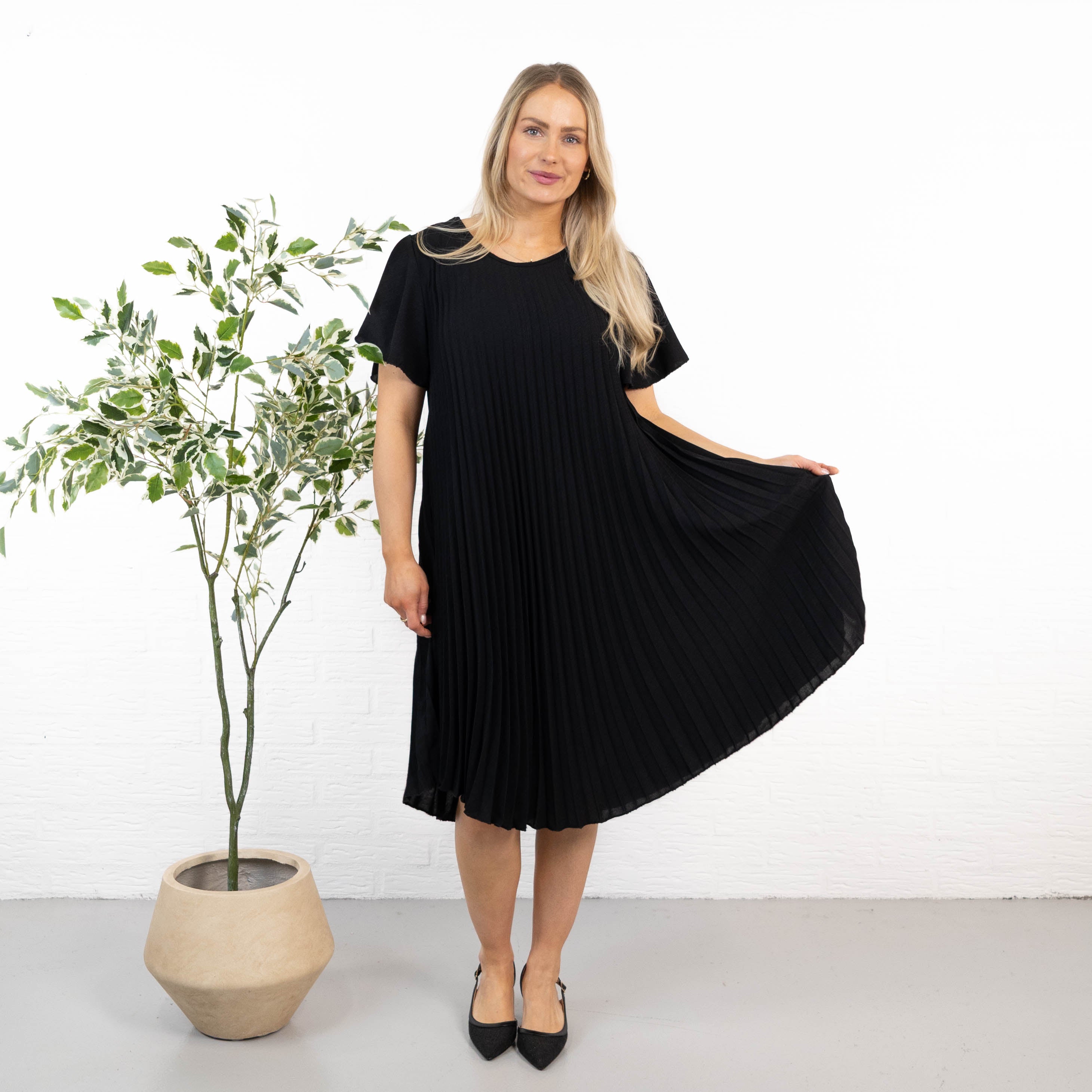 Pernille kjole, Sort