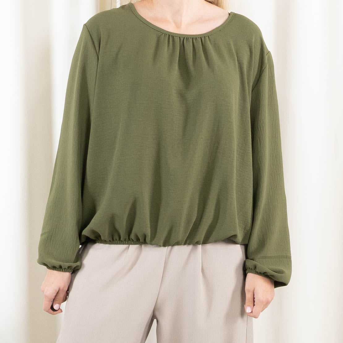 Katrin overdel, Khaki
