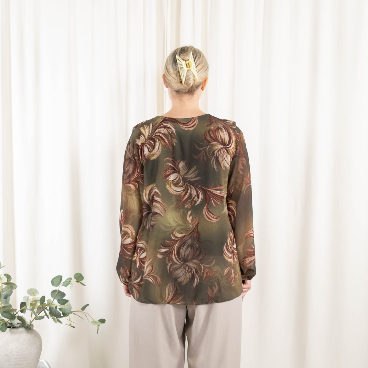 Kimmi overdel, Khaki