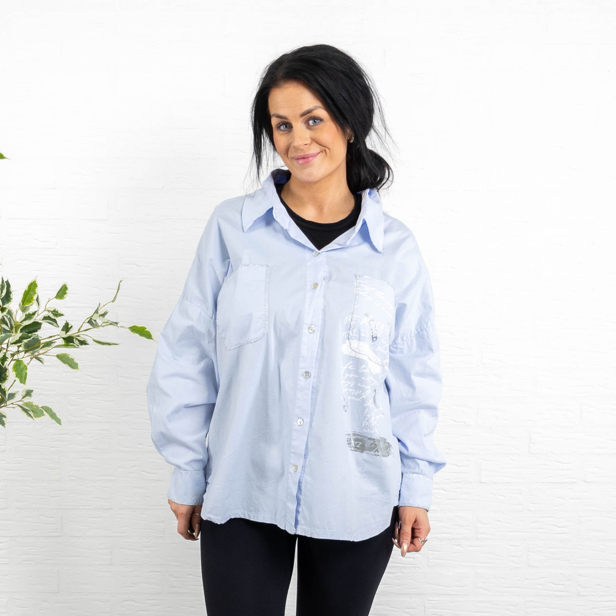 Ruby skjorte, Lyseblå