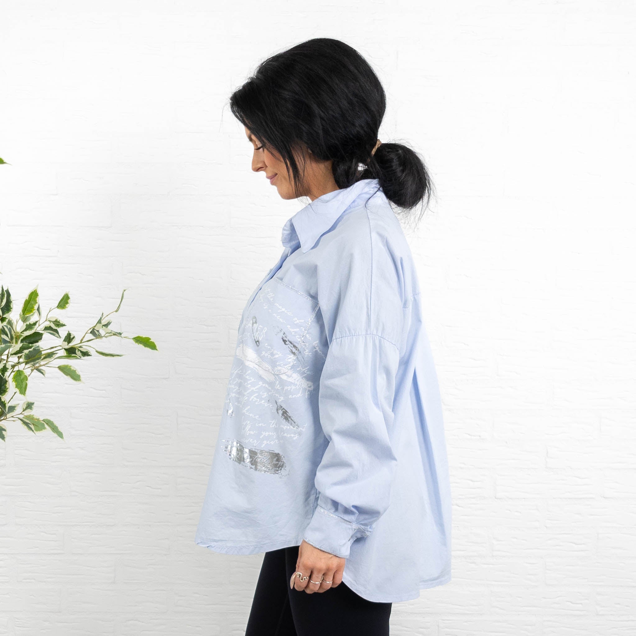 Ruby skjorte, Lyseblå