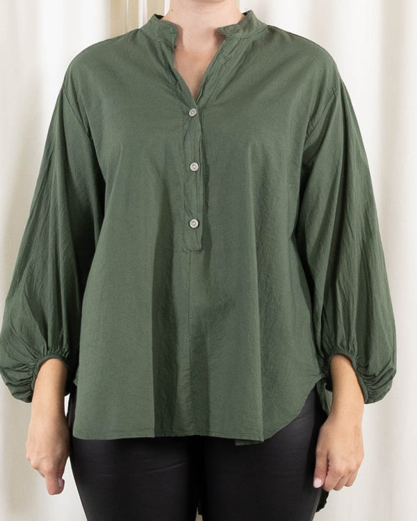 Juliet overdel, Khaki