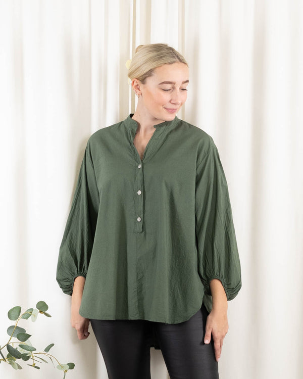 Juliet overdel, Khaki