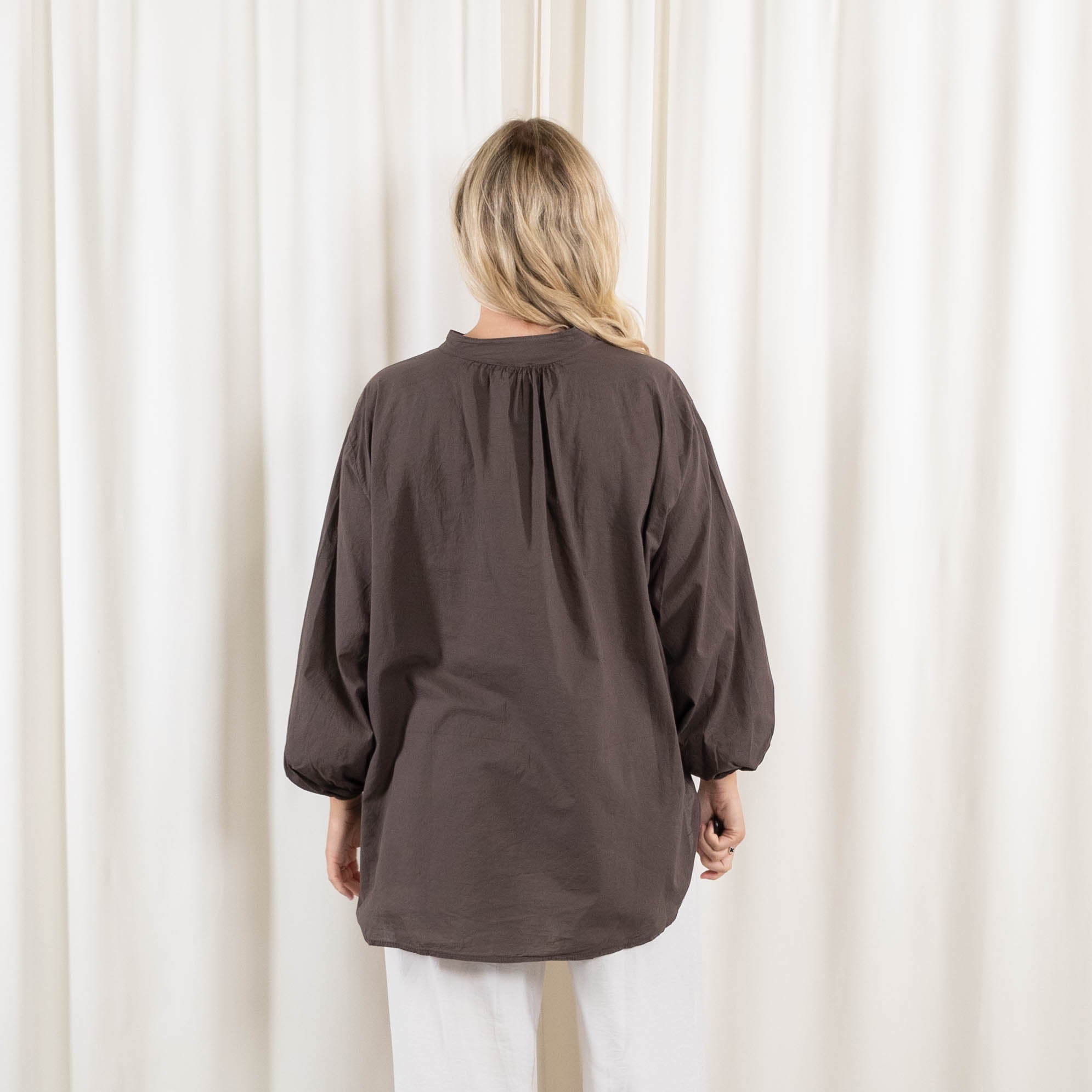 Rhea skjorte, Choko