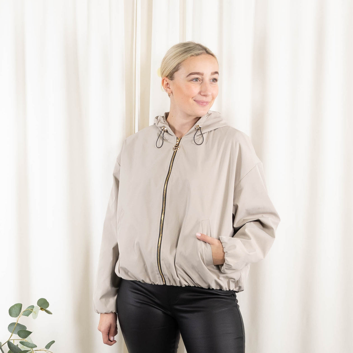 Jette jakke, Beige