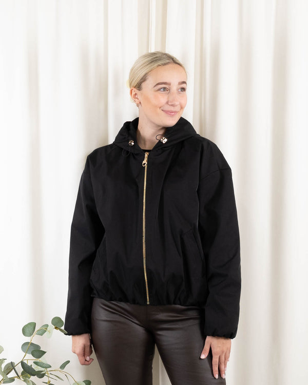 Jette jakke, Sort