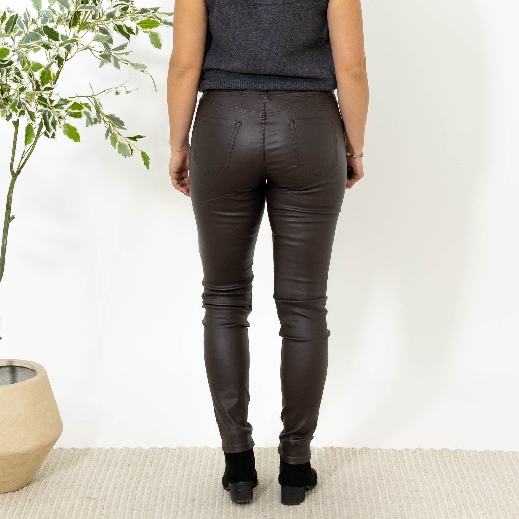 Gaby wetlook jeggings m. snørre, Choko